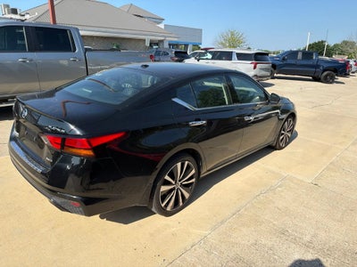 2022 Nissan Altima 2.5 Platinum