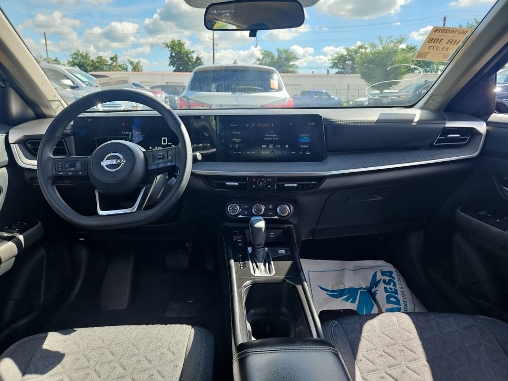 2025 Nissan Kicks SV