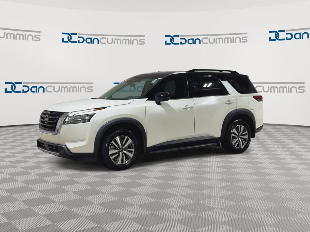 2024 Nissan Pathfinder SL