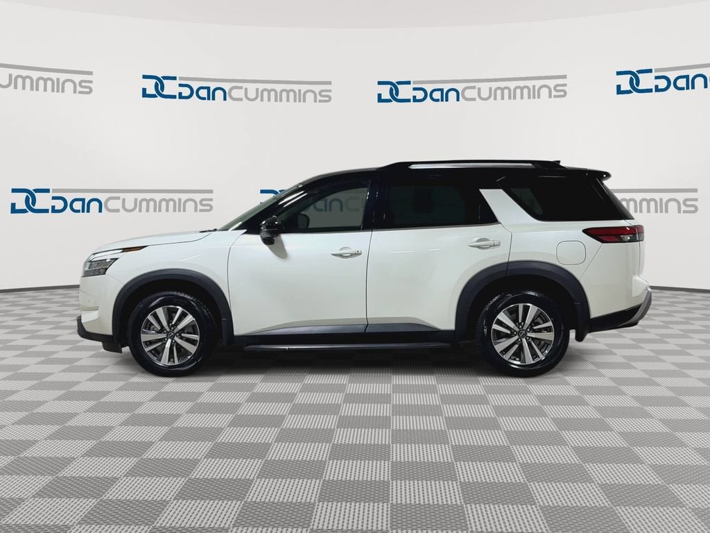 2024 Nissan Pathfinder SL