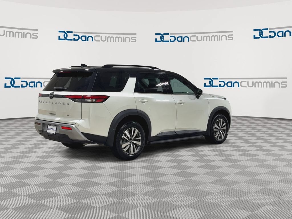 2024 Nissan Pathfinder SL