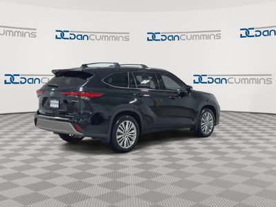 2023 Toyota Highlander Hybrid Platinum