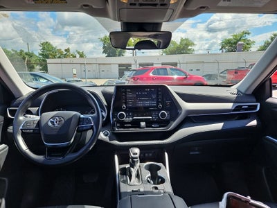 2021 Toyota Highlander XLE