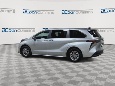 2025 Toyota Sienna XLE