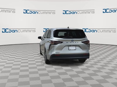 2025 Toyota Sienna XLE