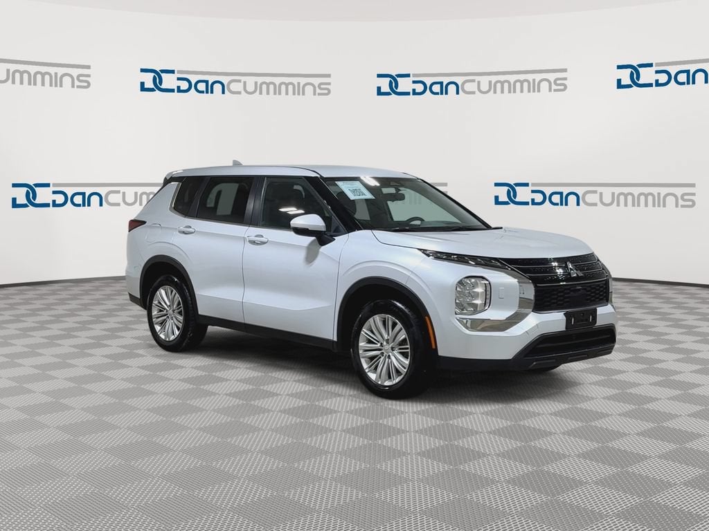 2024 Mitsubishi Outlander ES