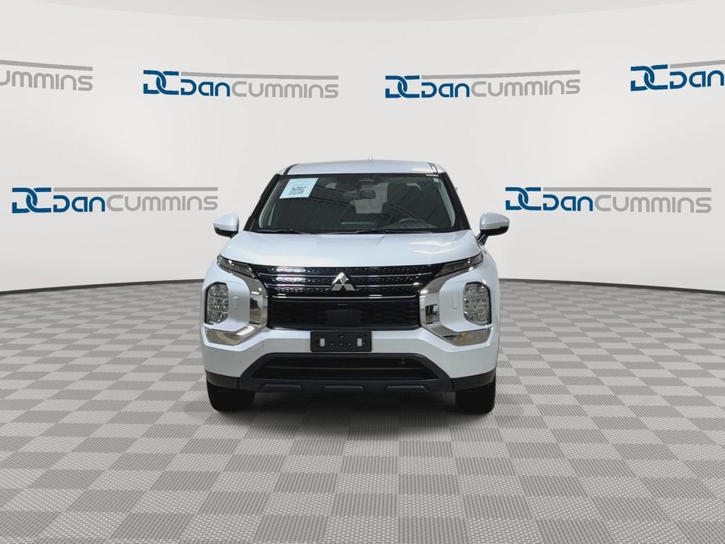 2024 Mitsubishi Outlander ES