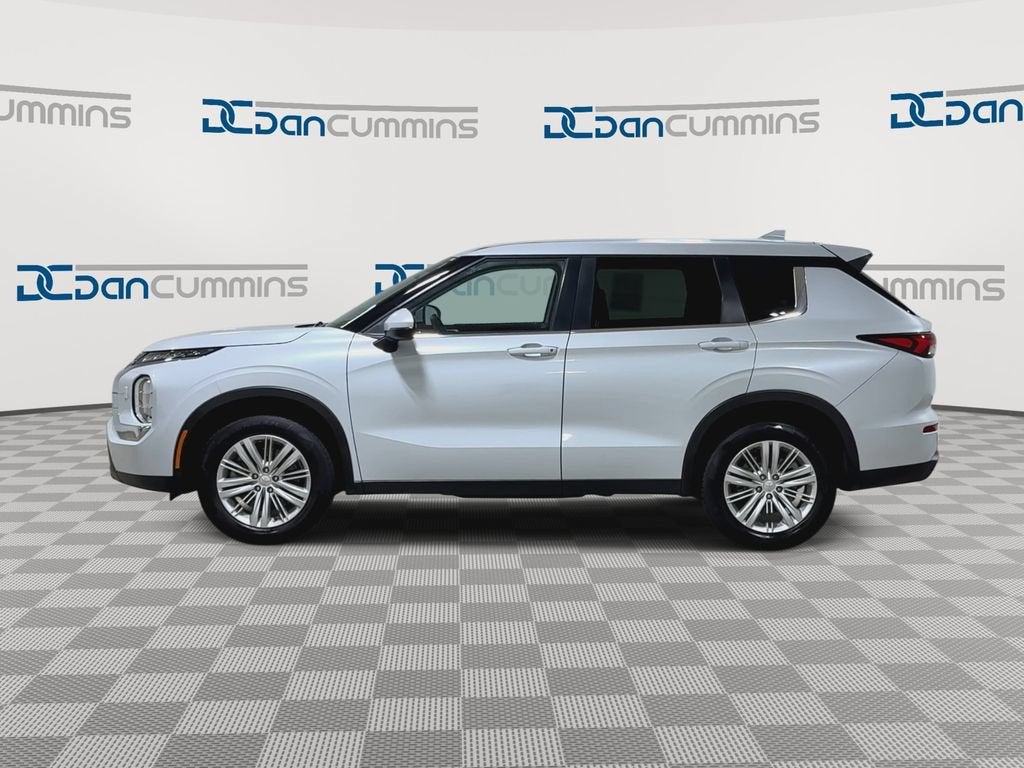 2024 Mitsubishi Outlander ES