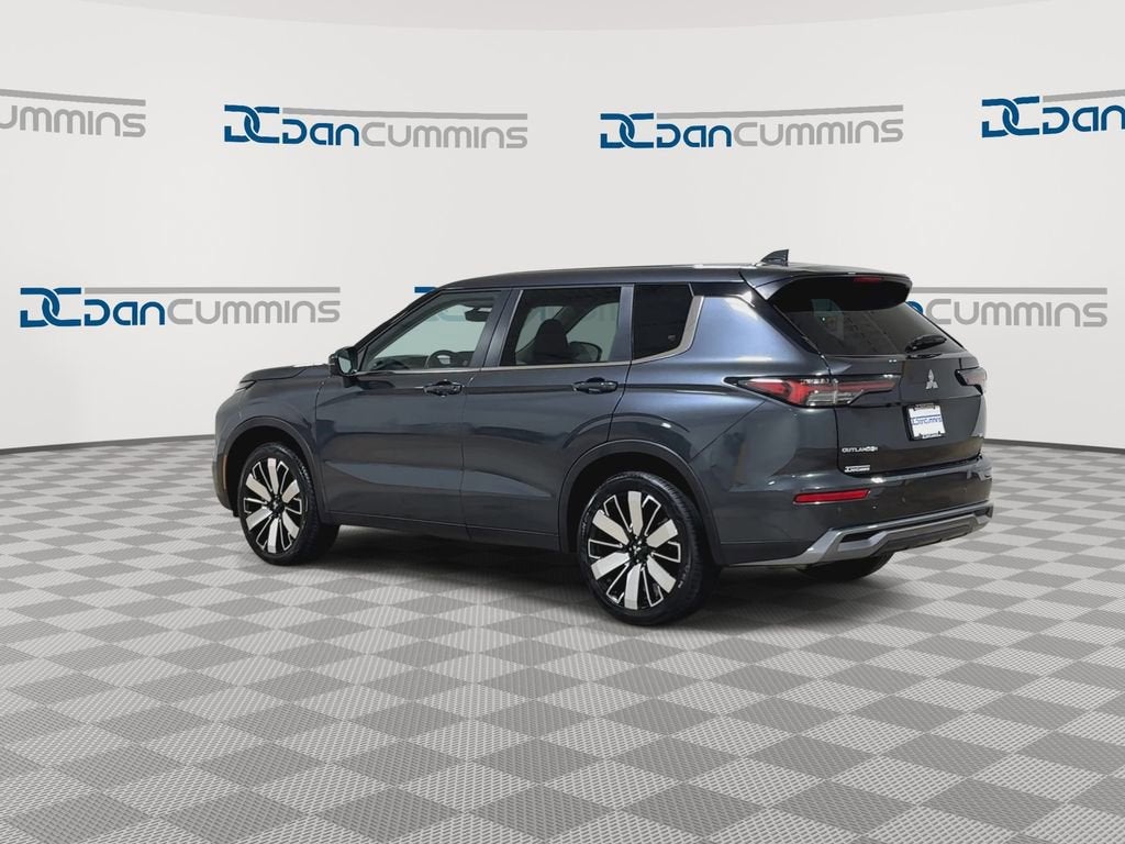 2025 Mitsubishi Outlander SE