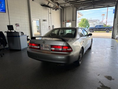 2000 Lexus ES 300 4dr Sdn