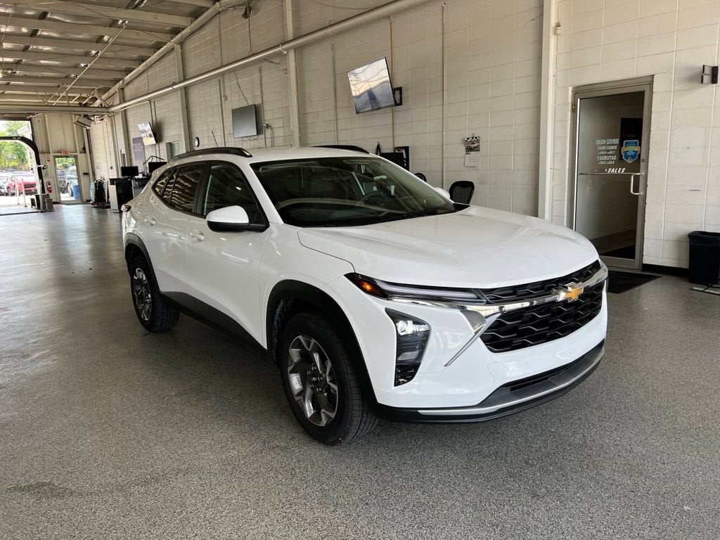 2025 Chevrolet Trax LT