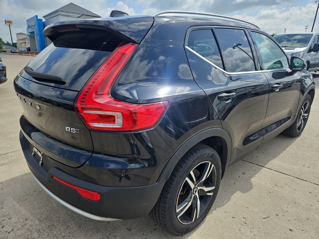 2023 Volvo XC40 Plus Bright Theme