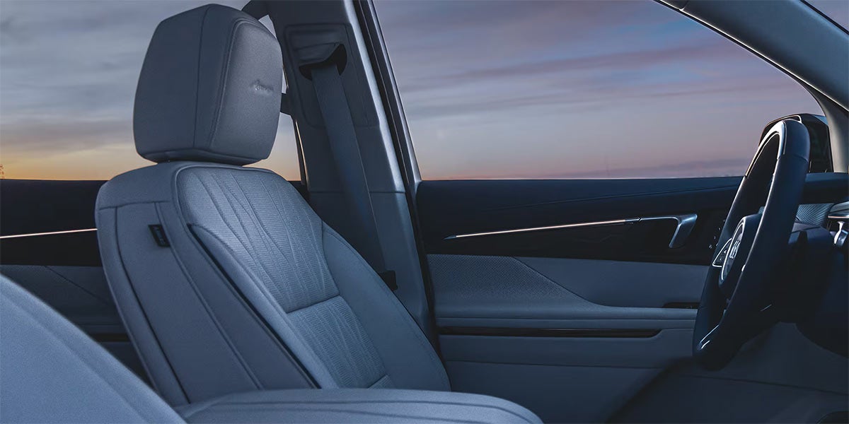  Front-row massaging seats in Avenir