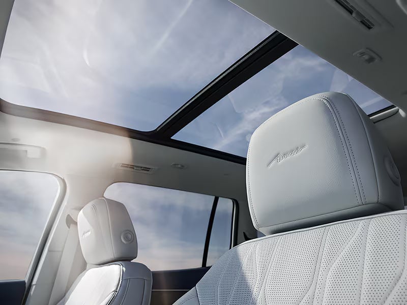 Available panoramic sunroof Available panoramic sunroof
