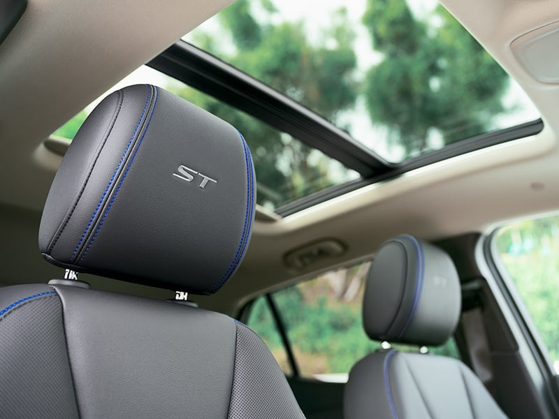 Available panoramic moonroof